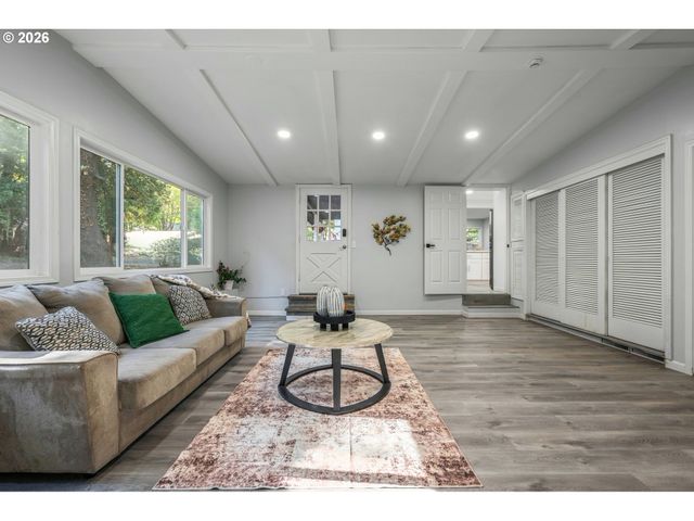 3325 ARBOR Dr, West Linn, OR 97068