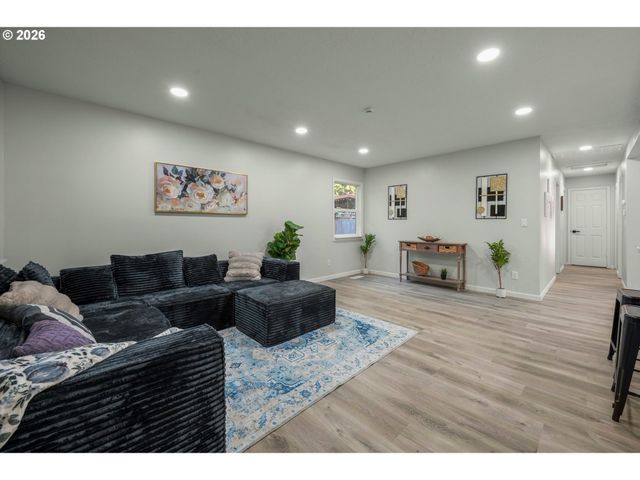 3325 ARBOR Dr, West Linn, OR 97068