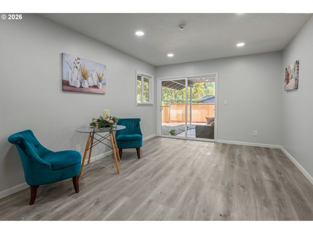 3325 ARBOR Dr, West Linn, OR 97068