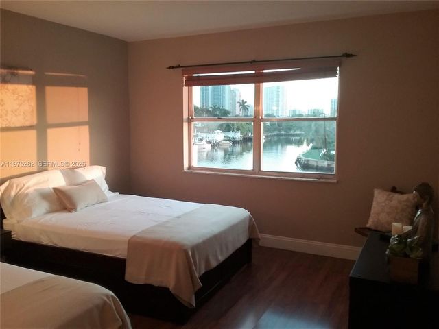 401 Golden Isles Dr 208, Hallandale Beach, FL 33009