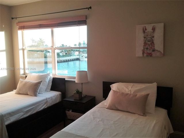 401 Golden Isles Dr 208, Hallandale Beach, FL 33009