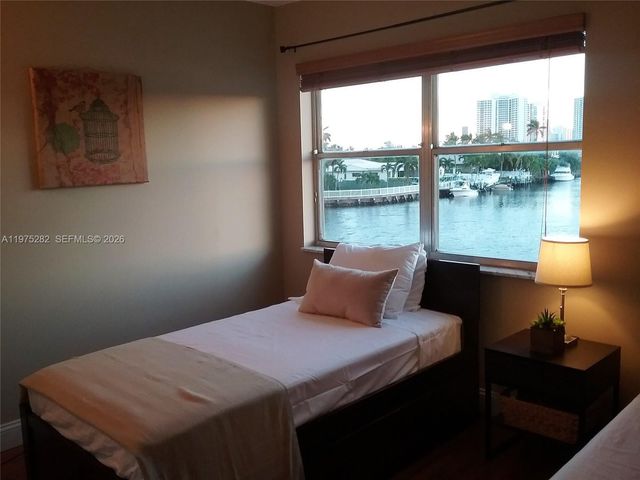 401 Golden Isles Dr 208, Hallandale Beach, FL 33009