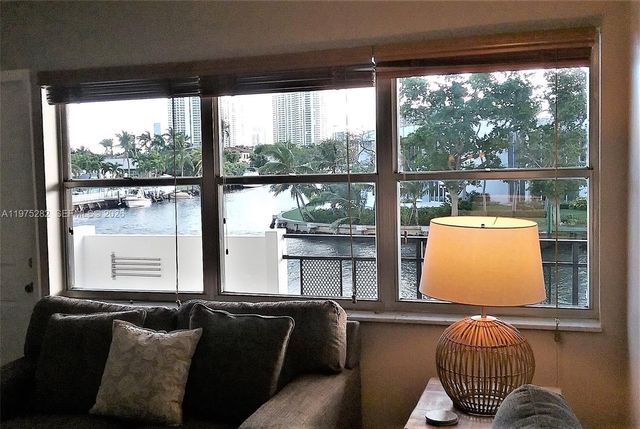 401 Golden Isles Dr 208, Hallandale Beach, FL 33009