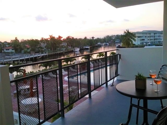 401 Golden Isles Dr 208, Hallandale Beach, FL 33009