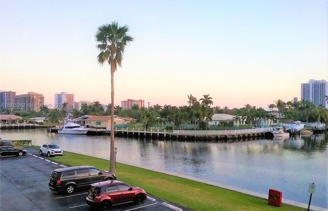 401 Golden Isles Dr 208, Hallandale Beach, FL 33009
