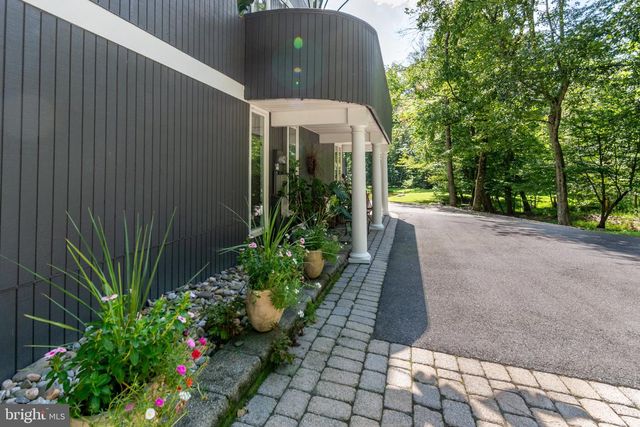 102 LINDBERGH RD, Hopewell, NJ 08525