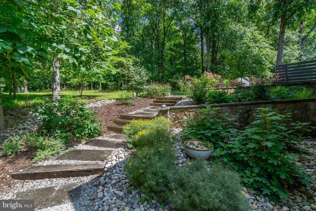 102 LINDBERGH RD, Hopewell, NJ 08525