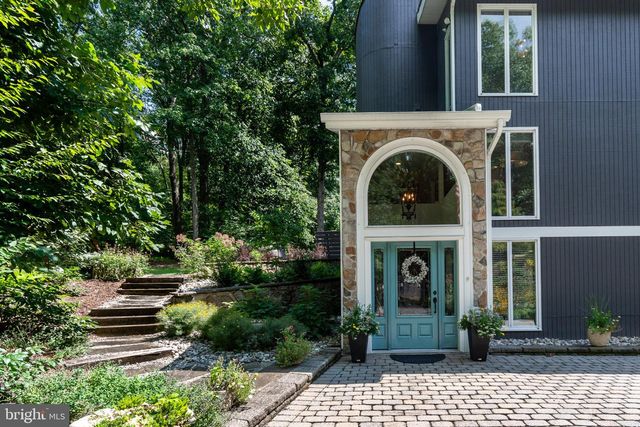 102 LINDBERGH RD, Hopewell, NJ 08525