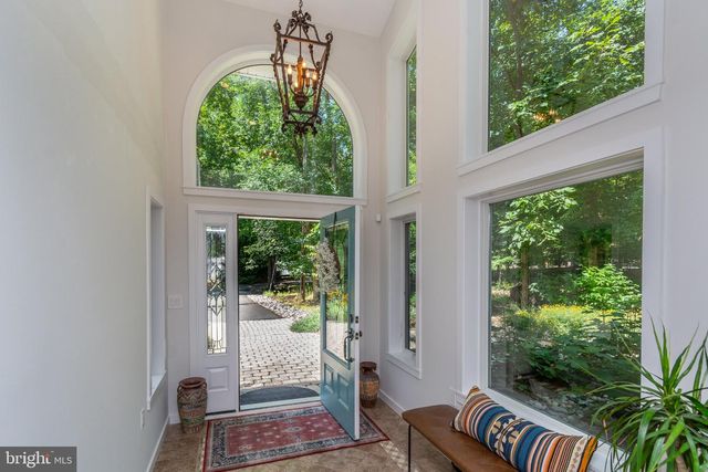 102 LINDBERGH RD, Hopewell, NJ 08525