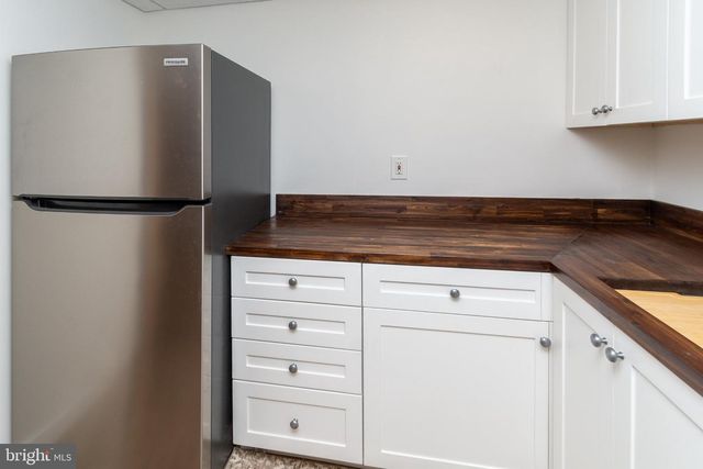 102 LINDBERGH RD, Hopewell, NJ 08525