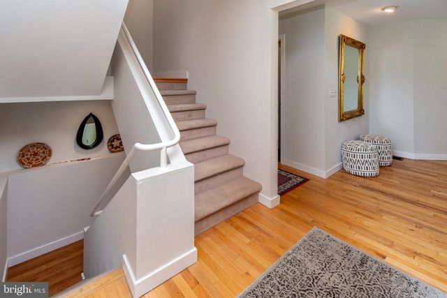 102 LINDBERGH RD, Hopewell, NJ 08525