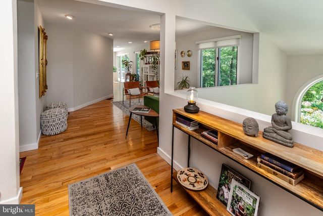 102 LINDBERGH RD, Hopewell, NJ 08525