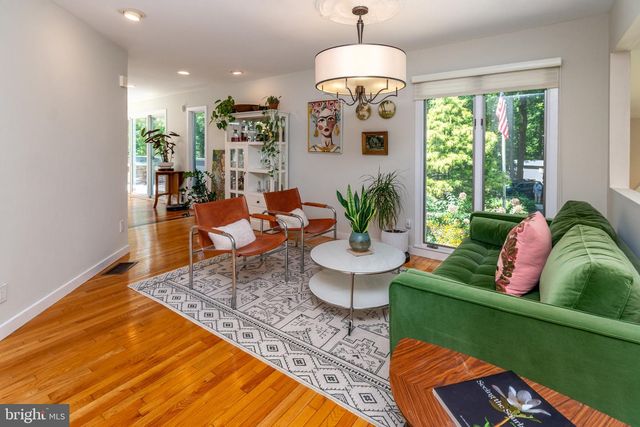 102 LINDBERGH RD, Hopewell, NJ 08525