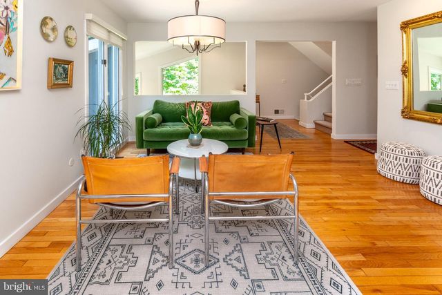 102 LINDBERGH RD, Hopewell, NJ 08525