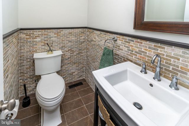 102 LINDBERGH RD, Hopewell, NJ 08525