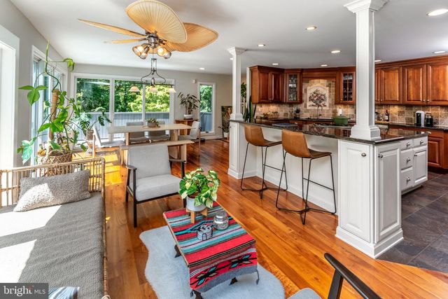 102 LINDBERGH RD, Hopewell, NJ 08525