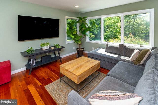 102 LINDBERGH RD, Hopewell, NJ 08525
