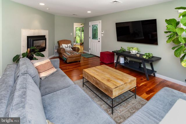 102 LINDBERGH RD, Hopewell, NJ 08525