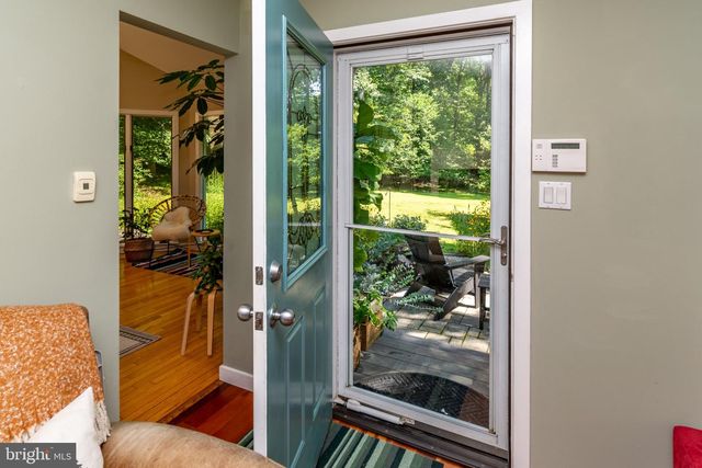 102 LINDBERGH RD, Hopewell, NJ 08525