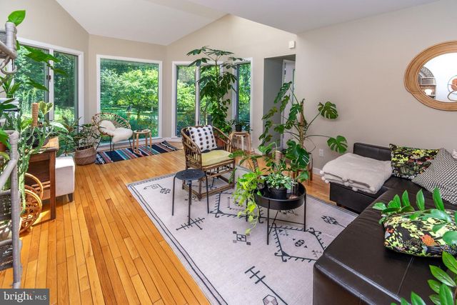102 LINDBERGH RD, Hopewell, NJ 08525
