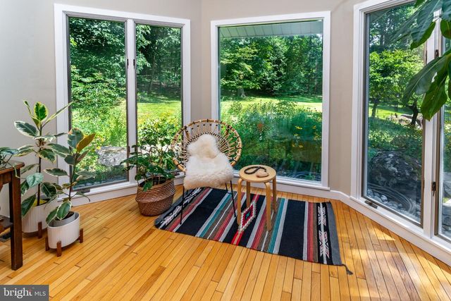 102 LINDBERGH RD, Hopewell, NJ 08525