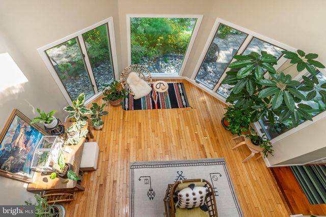 102 LINDBERGH RD, Hopewell, NJ 08525