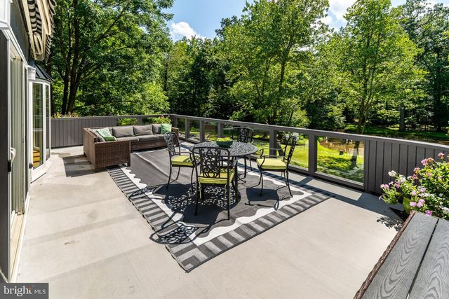 102 LINDBERGH RD, Hopewell, NJ 08525