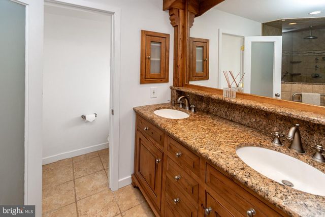 102 LINDBERGH RD, Hopewell, NJ 08525