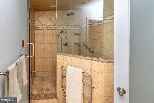 102 LINDBERGH RD, Hopewell, NJ 08525