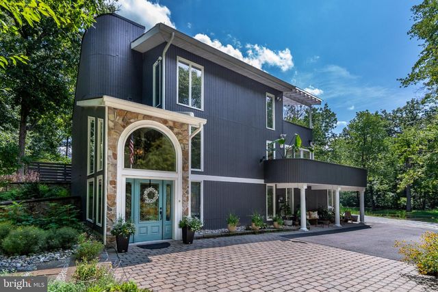 102 LINDBERGH RD, Hopewell, NJ 08525