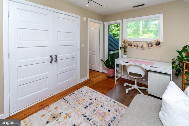 102 LINDBERGH RD, Hopewell, NJ 08525