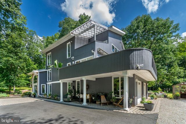 102 LINDBERGH RD, Hopewell, NJ 08525