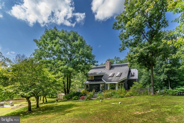 102 LINDBERGH RD, Hopewell, NJ 08525