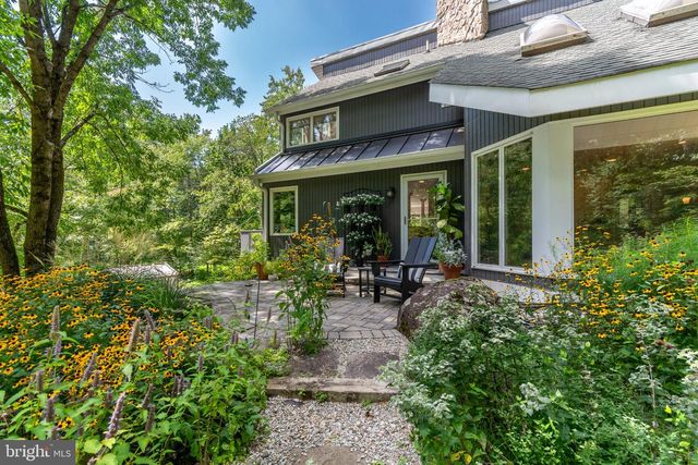 102 LINDBERGH RD, Hopewell, NJ 08525