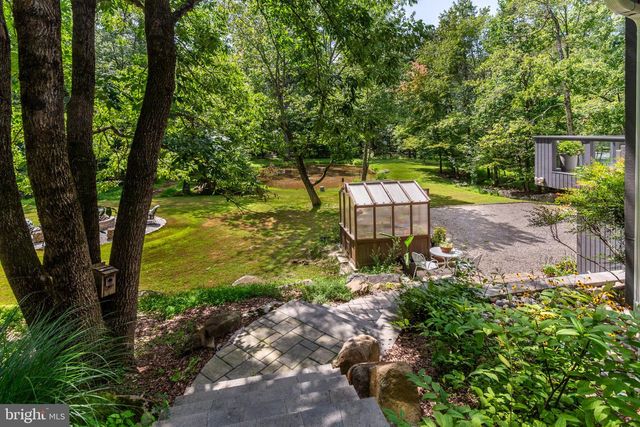 102 LINDBERGH RD, Hopewell, NJ 08525