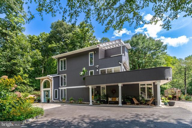 102 LINDBERGH RD, Hopewell, NJ 08525