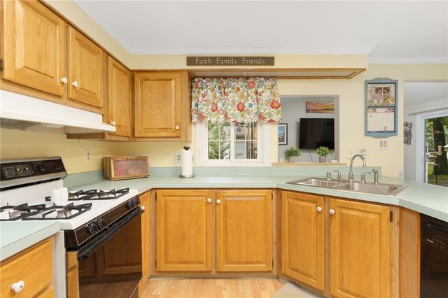 95 Lear Drive, Coventry, RI 02816