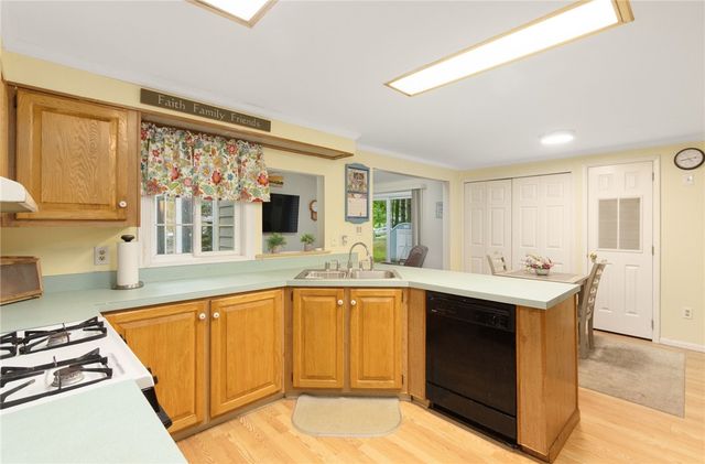 95 Lear Drive, Coventry, RI 02816