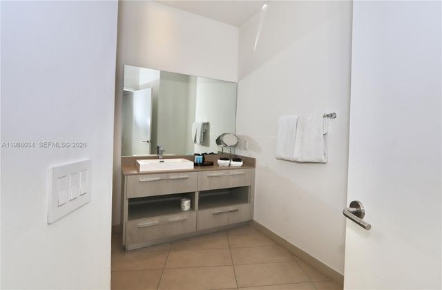 4111 S Ocean Dr UPH8, Hollywood, FL 33019