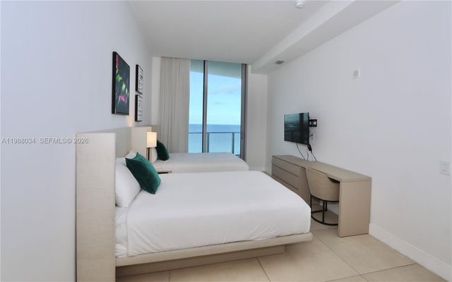 4111 S Ocean Dr UPH8, Hollywood, FL 33019