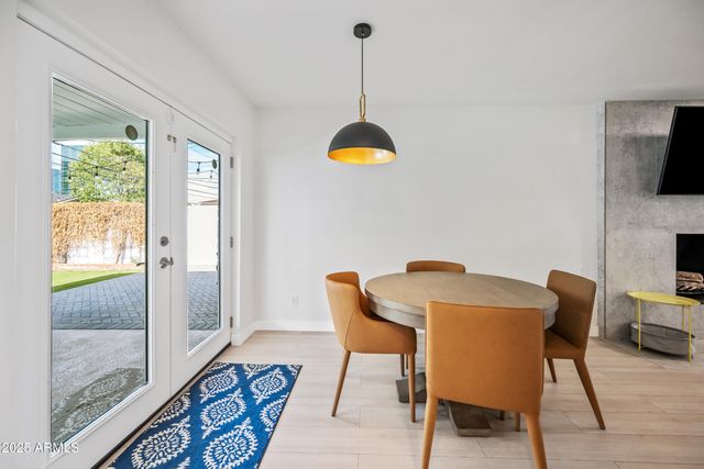 2452 E ELM Street, Phoenix, AZ 85016