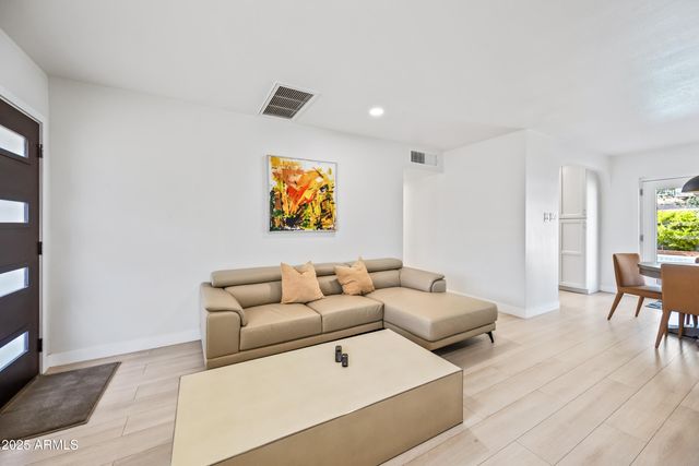 2452 E ELM Street, Phoenix, AZ 85016