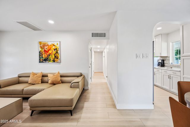 2452 E ELM Street, Phoenix, AZ 85016