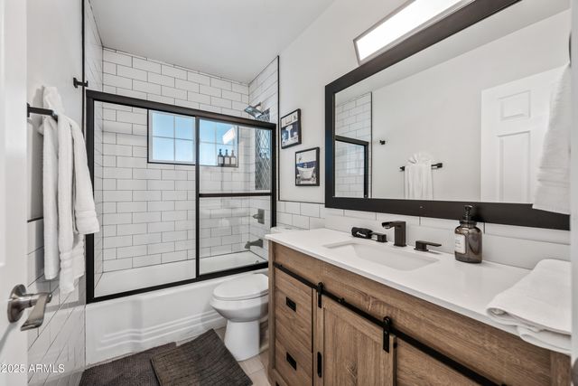 2452 E ELM Street, Phoenix, AZ 85016