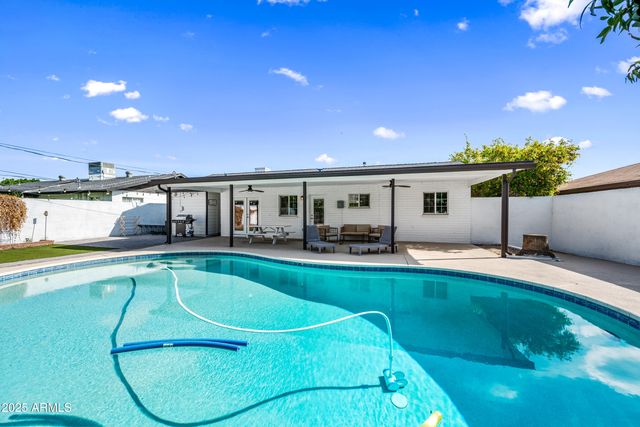 2452 E ELM Street, Phoenix, AZ 85016