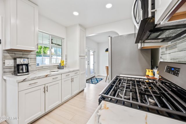 2452 E ELM Street, Phoenix, AZ 85016