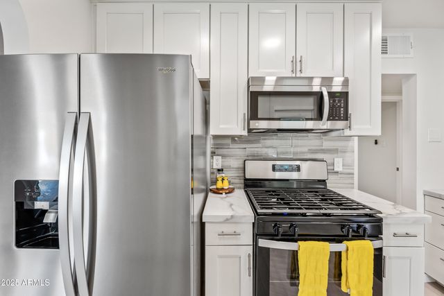 2452 E ELM Street, Phoenix, AZ 85016