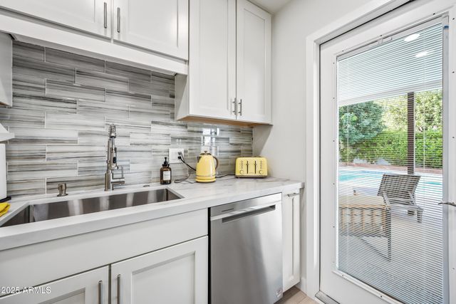 2452 E ELM Street, Phoenix, AZ 85016