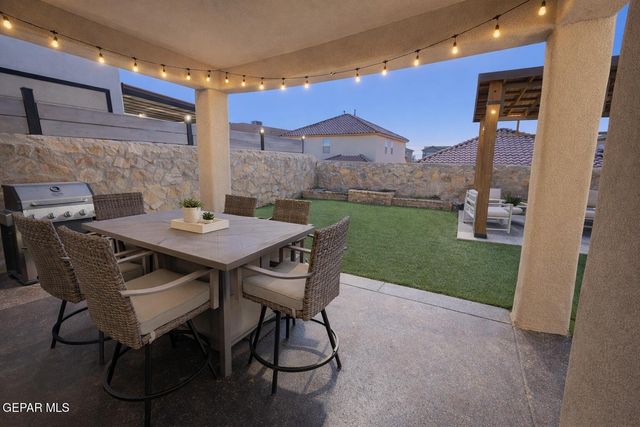 12452 KNIGHTSBRIDGE Drive, Horizon City, TX 79928