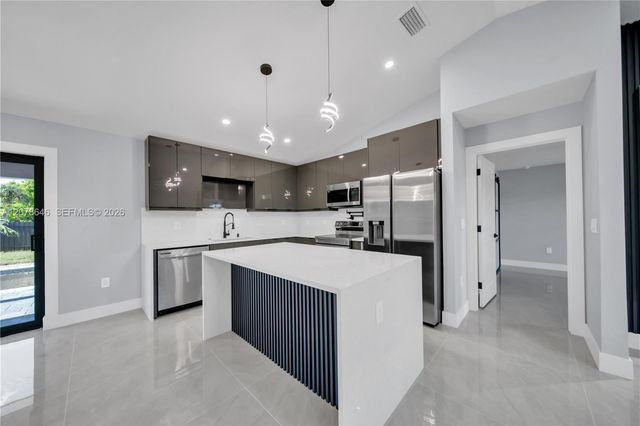 2021 NE 24th Terrace, Cape Coral, FL 33909